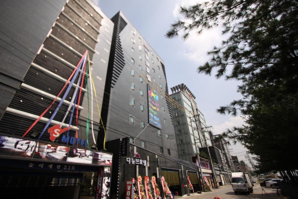 Danube Hotel Suwon Exterior photo